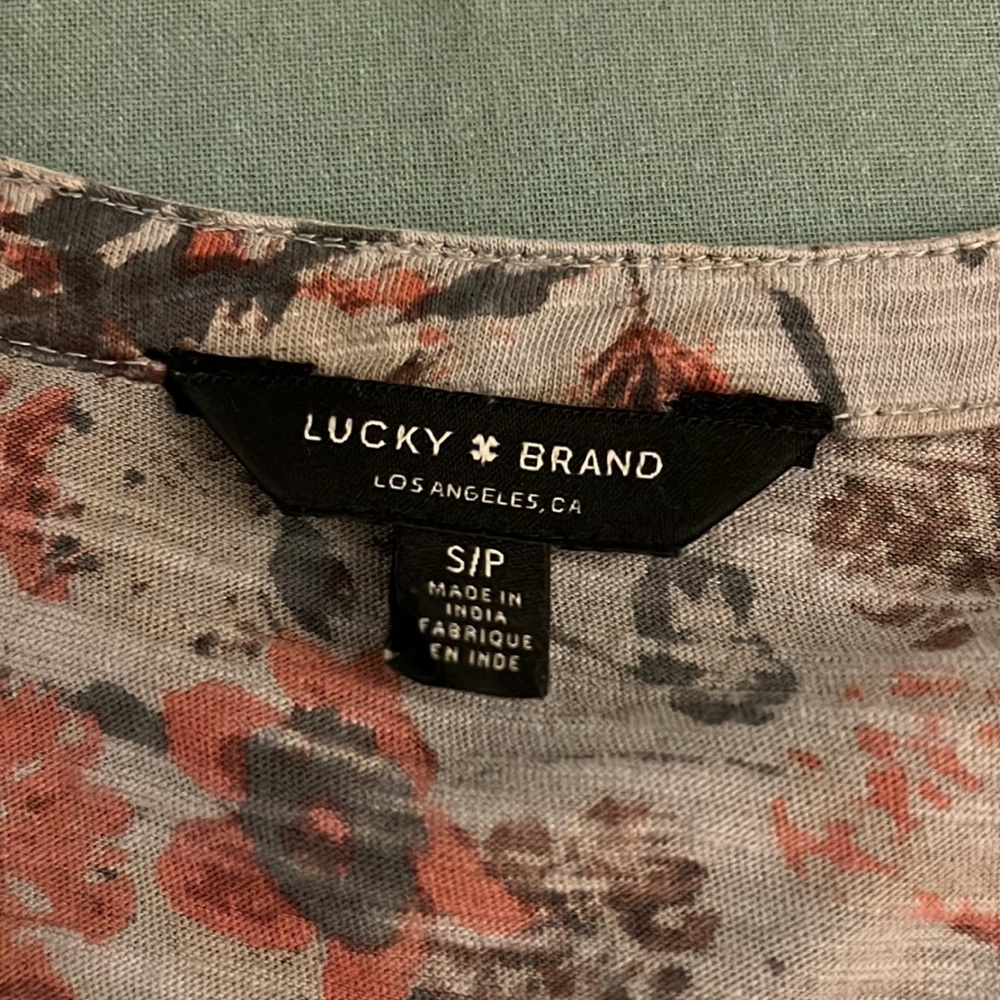 Brand new Lucky 3/4 sleeve top - Picture 3 of 7